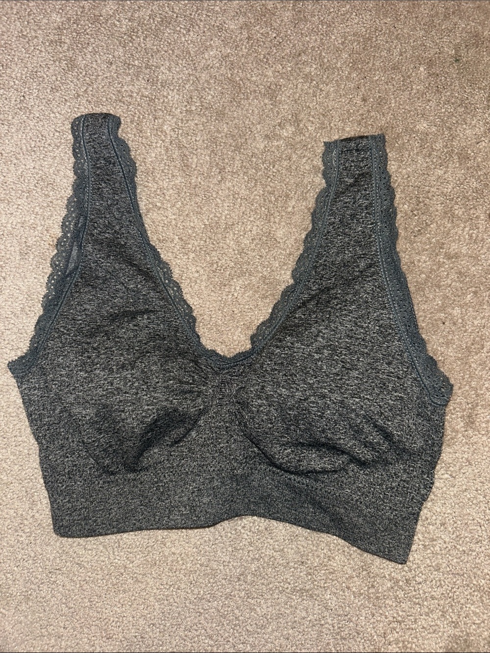 Daisy Fuentes Charcoal Gray Lace-Trim Wireless Bralette padded
